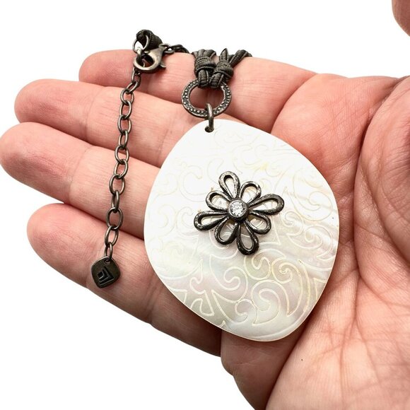 SILPADA Sterling Silver GRACE NOTES Mother of Pearl Shell Pendant Necklace N2226 - Picture 3 of 3